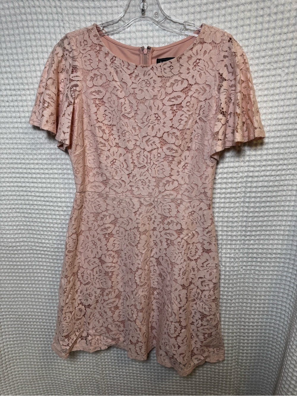 Jessica Howard Lace Flutter Sleeve Dress in Blush Pink, Size 6 Perite